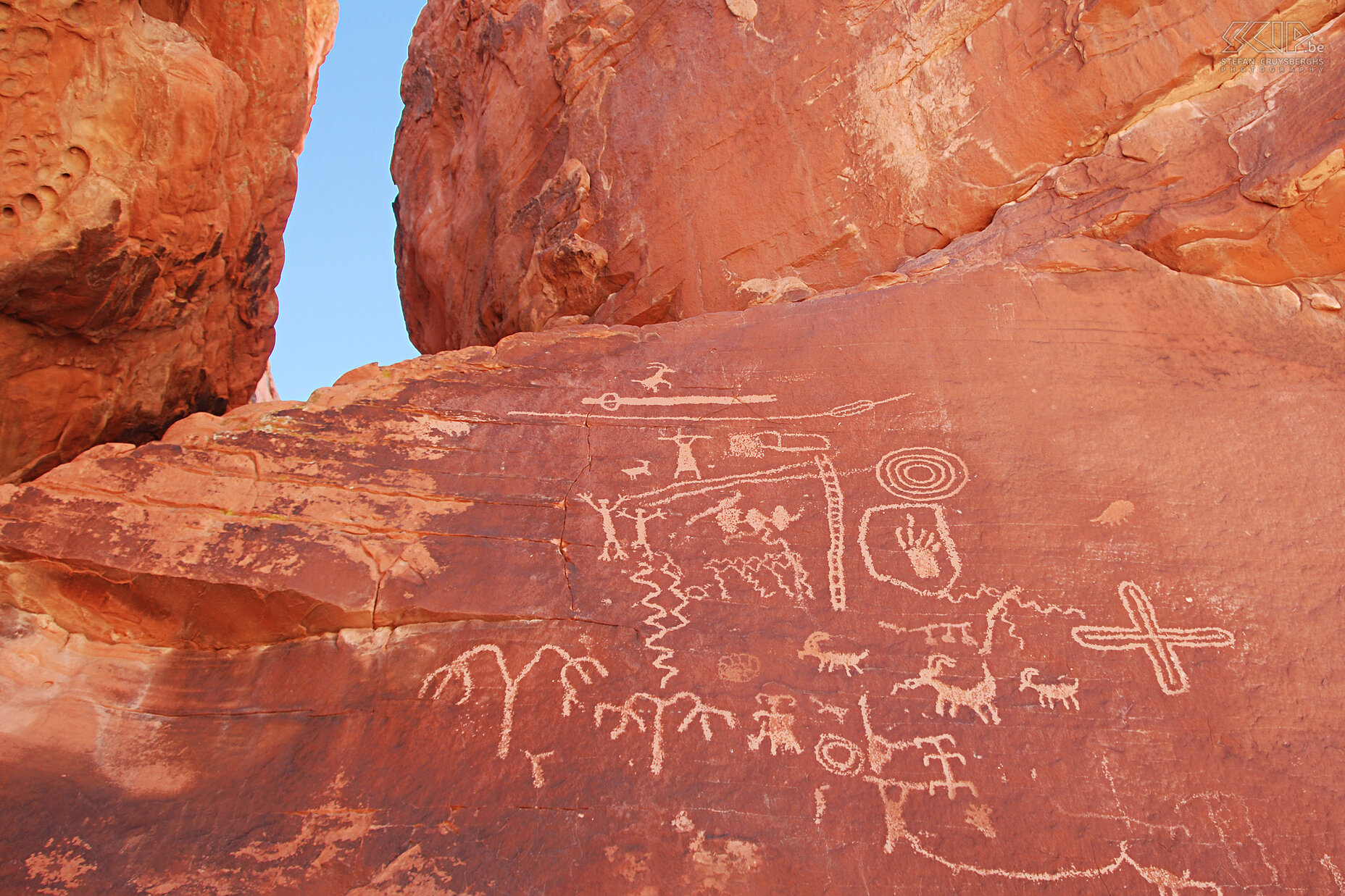 Valley of Fire - Atlatl Rock - Rotstekeningen De Atlatl Rock bevat prehistorische tekeningen van meer dan 1500 jaar oud. Stefan Cruysberghs